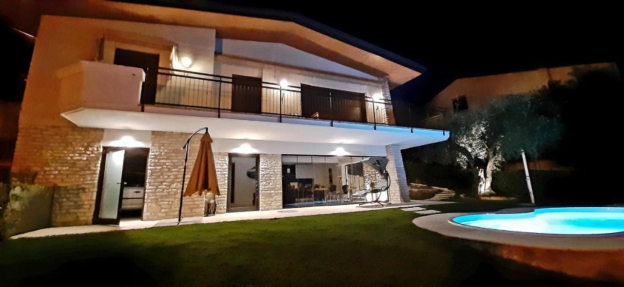 Villa Mimosa-Con Piscina E Vista Lago เบรนโซเน ซูล การ์ดา ภายนอก รูปภาพ
