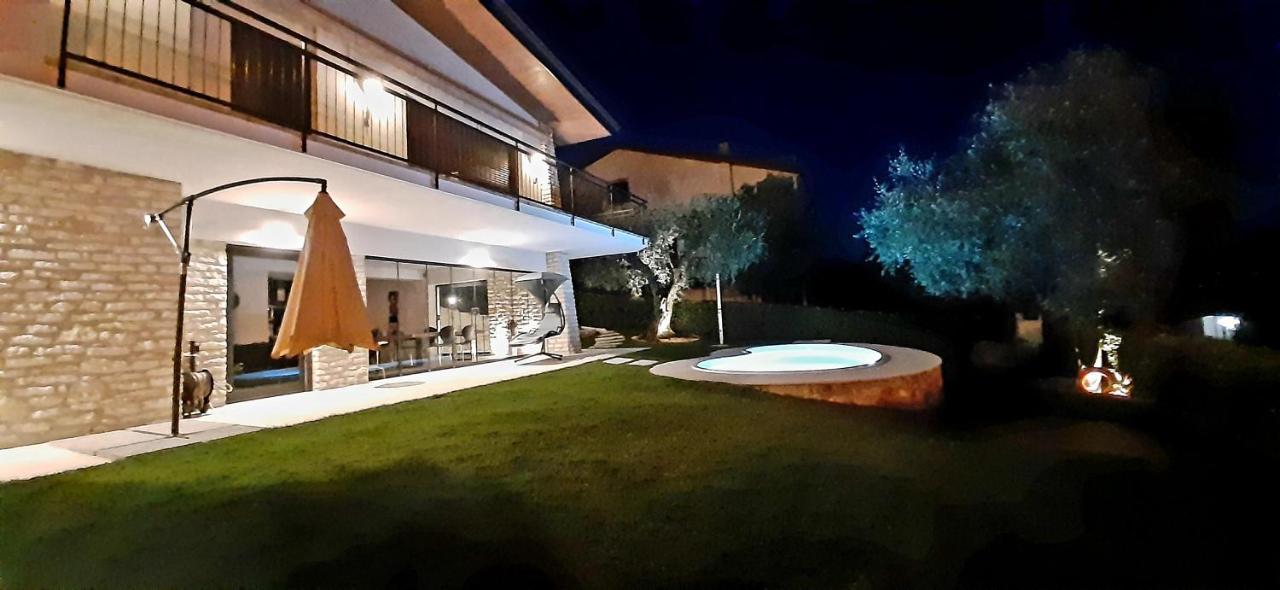 Villa Mimosa-Con Piscina E Vista Lago เบรนโซเน ซูล การ์ดา ภายนอก รูปภาพ
