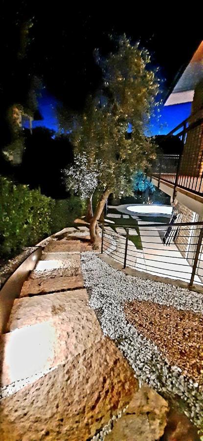 Villa Mimosa-Con Piscina E Vista Lago เบรนโซเน ซูล การ์ดา ภายนอก รูปภาพ