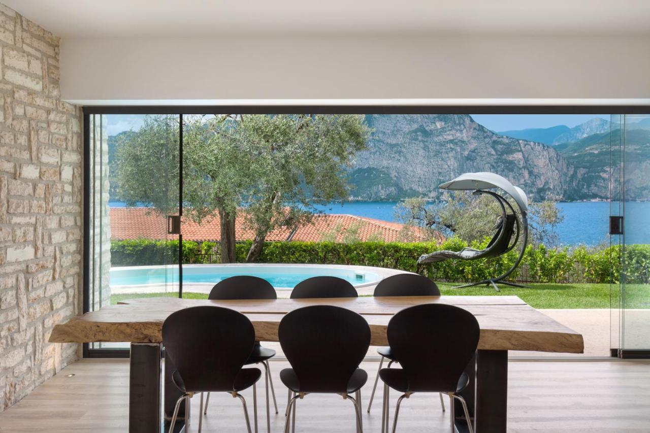 Villa Mimosa-Con Piscina E Vista Lago เบรนโซเน ซูล การ์ดา ภายนอก รูปภาพ