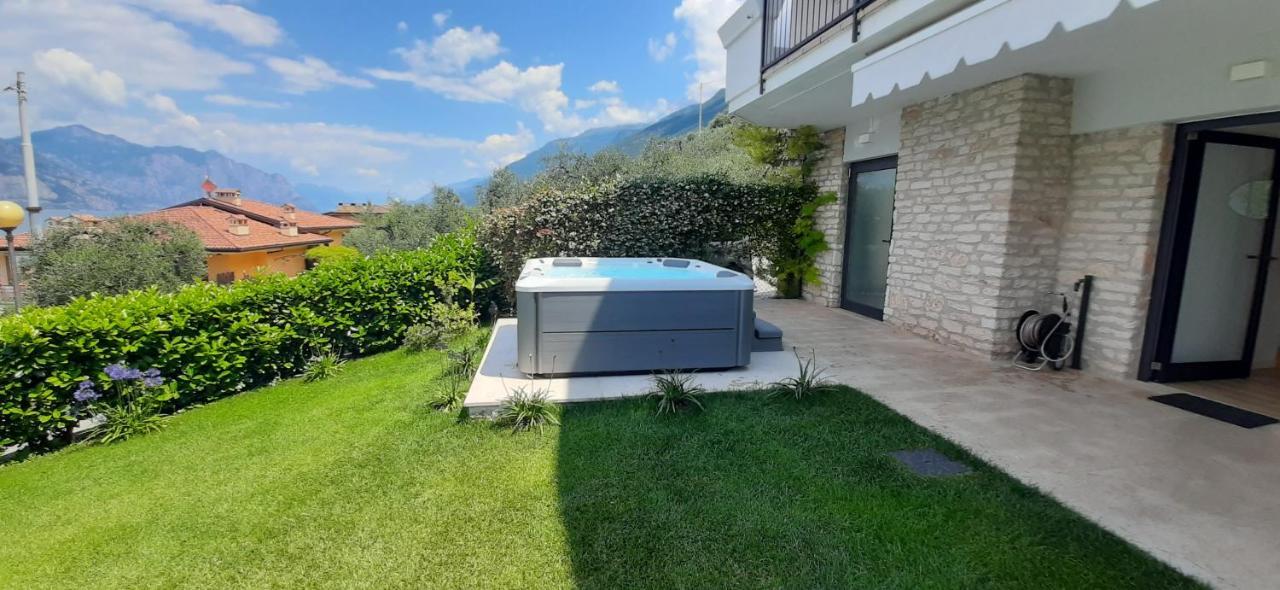 Villa Mimosa-Con Piscina E Vista Lago เบรนโซเน ซูล การ์ดา ภายนอก รูปภาพ