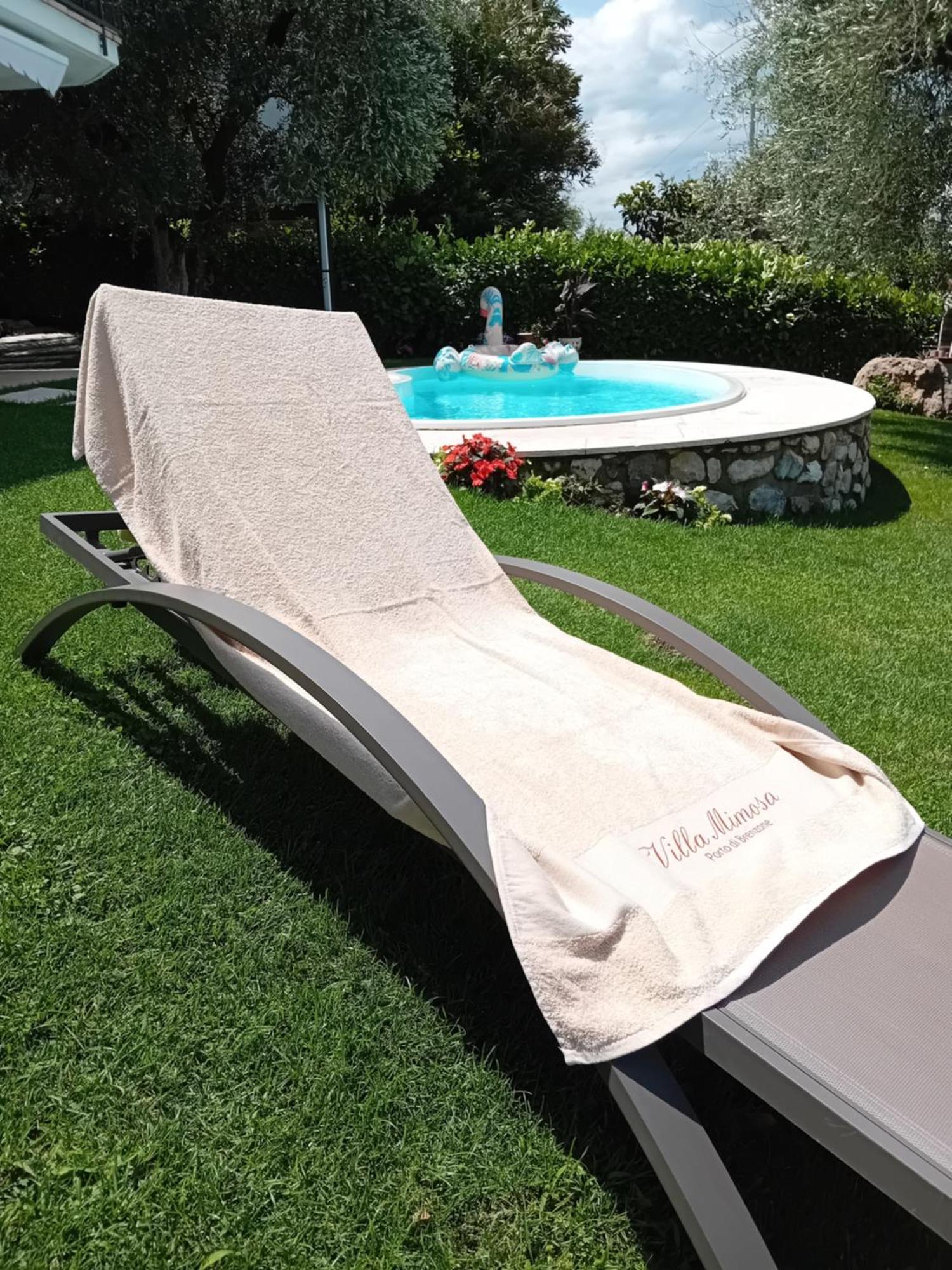 Villa Mimosa-Con Piscina E Vista Lago เบรนโซเน ซูล การ์ดา ภายนอก รูปภาพ