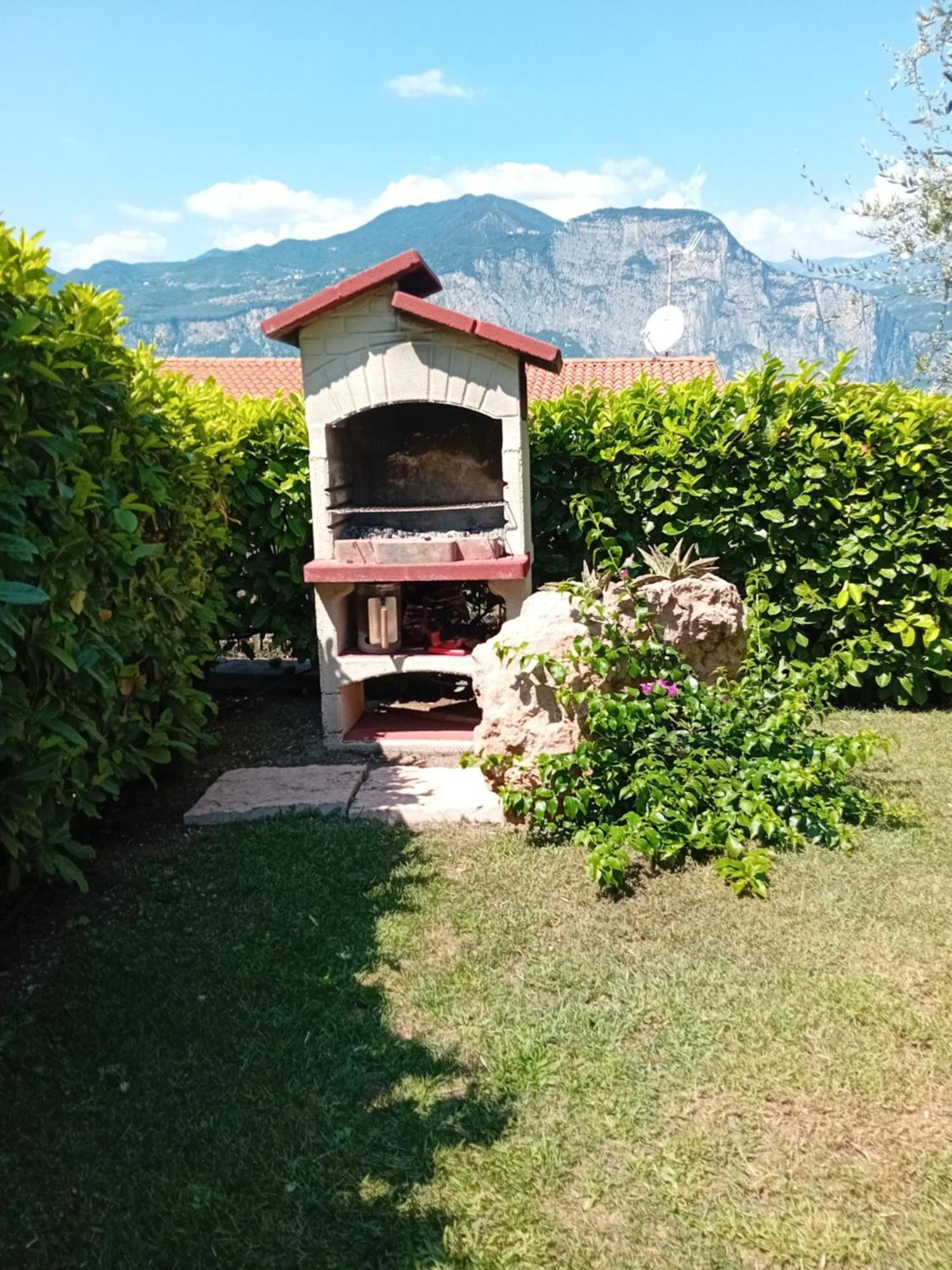 Villa Mimosa-Con Piscina E Vista Lago เบรนโซเน ซูล การ์ดา ภายนอก รูปภาพ
